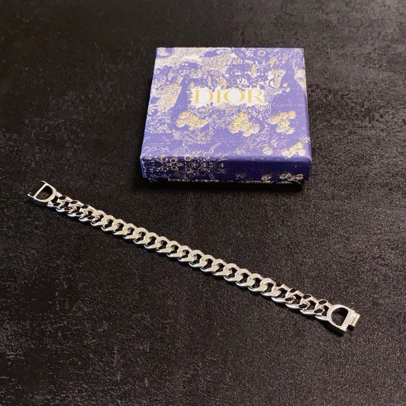 chr1st1an D10r bracelets